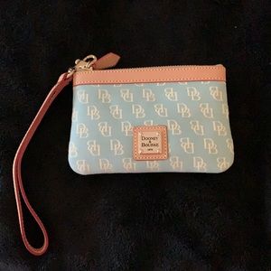 NWOT Dooney & Burke Medium Wristlet